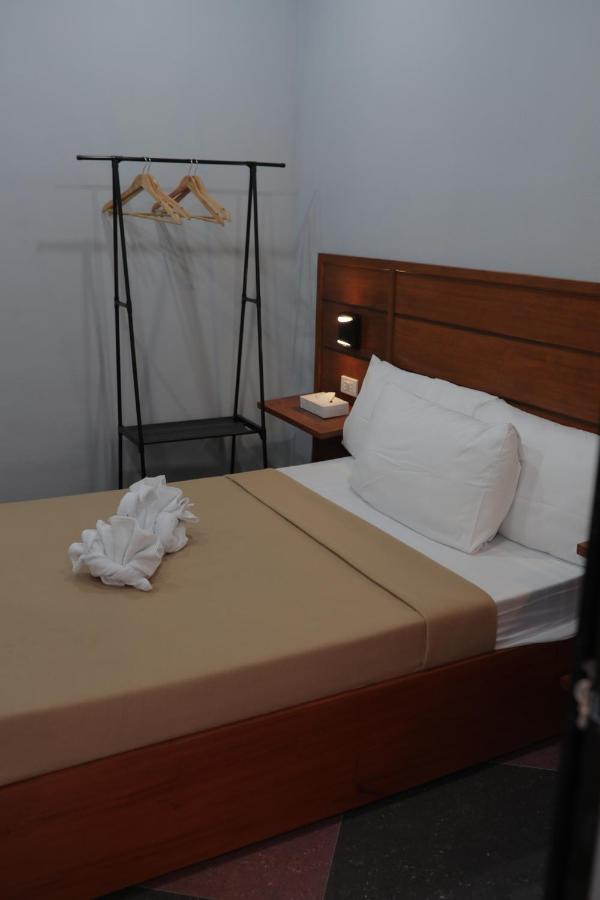 Cerca Hotel Balabag  Luaran gambar