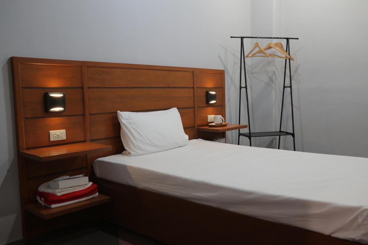 Cerca Hotel Balabag  Luaran gambar