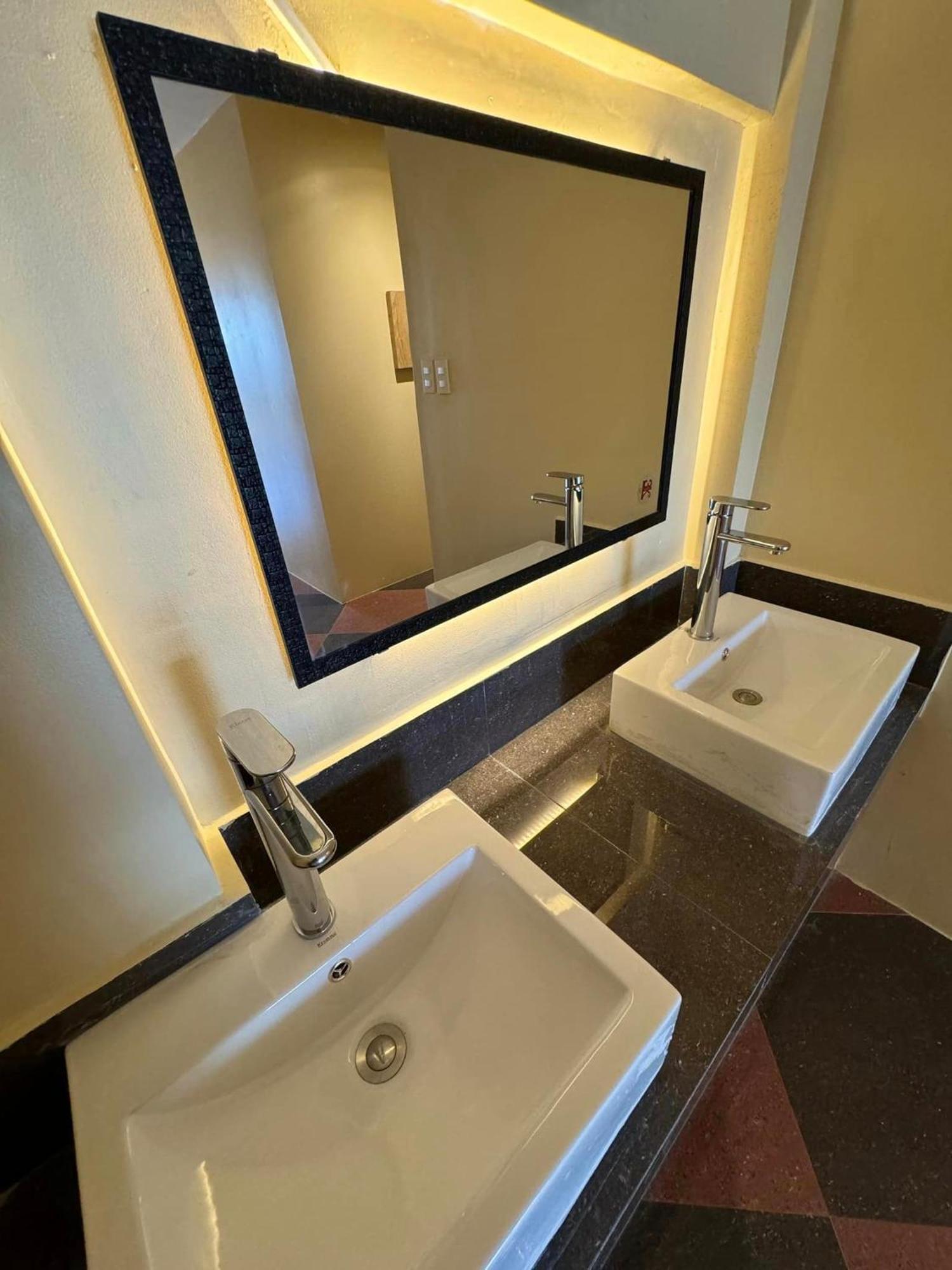 Cerca Hotel Balabag  Luaran gambar